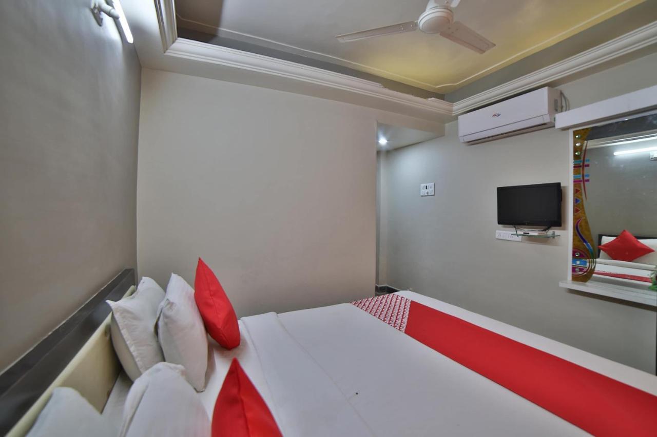 Oyo 41929 Hotel Loyal Residency Jamnagar Exterior photo