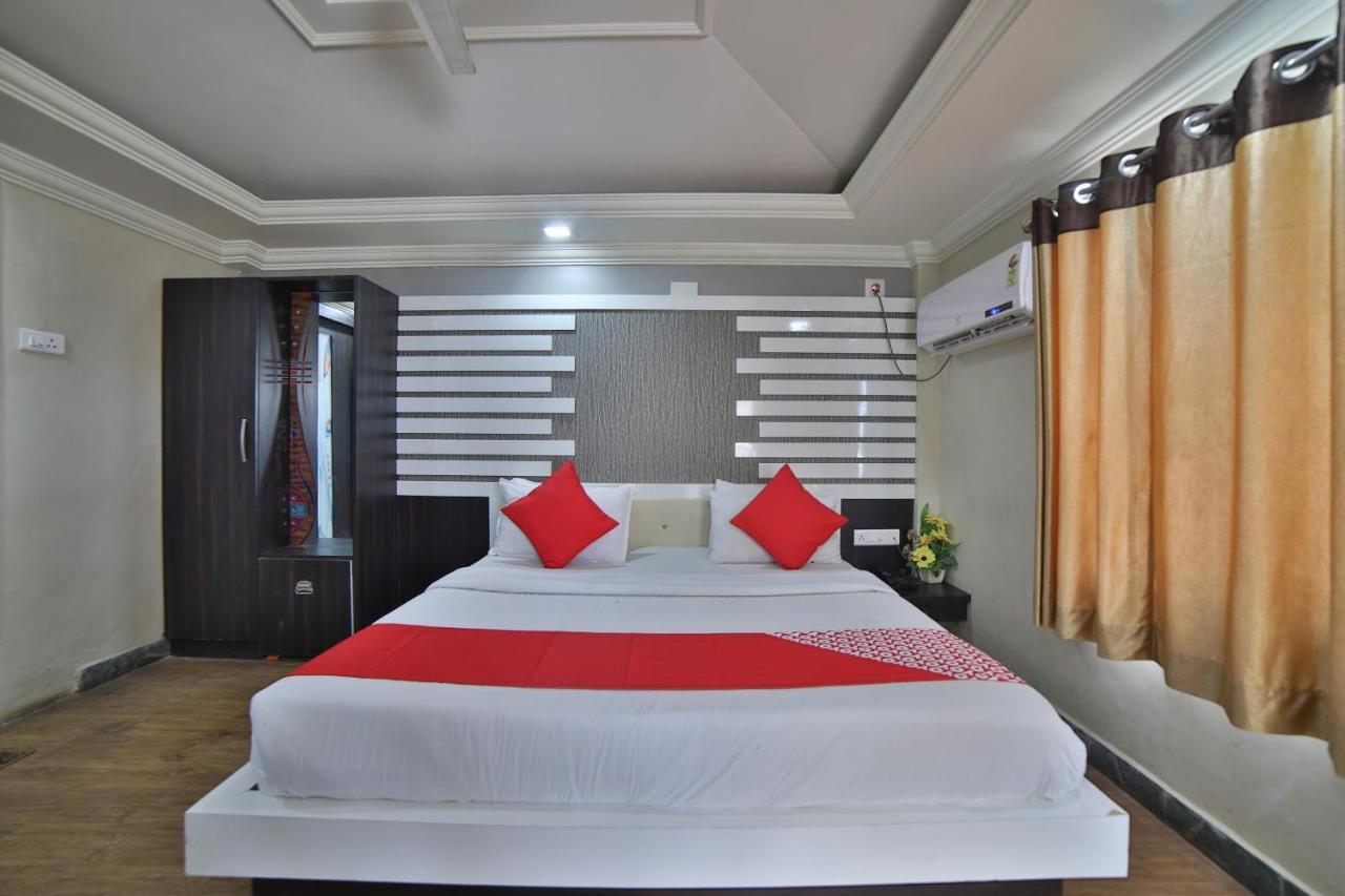 Oyo 41929 Hotel Loyal Residency Jamnagar Exterior photo