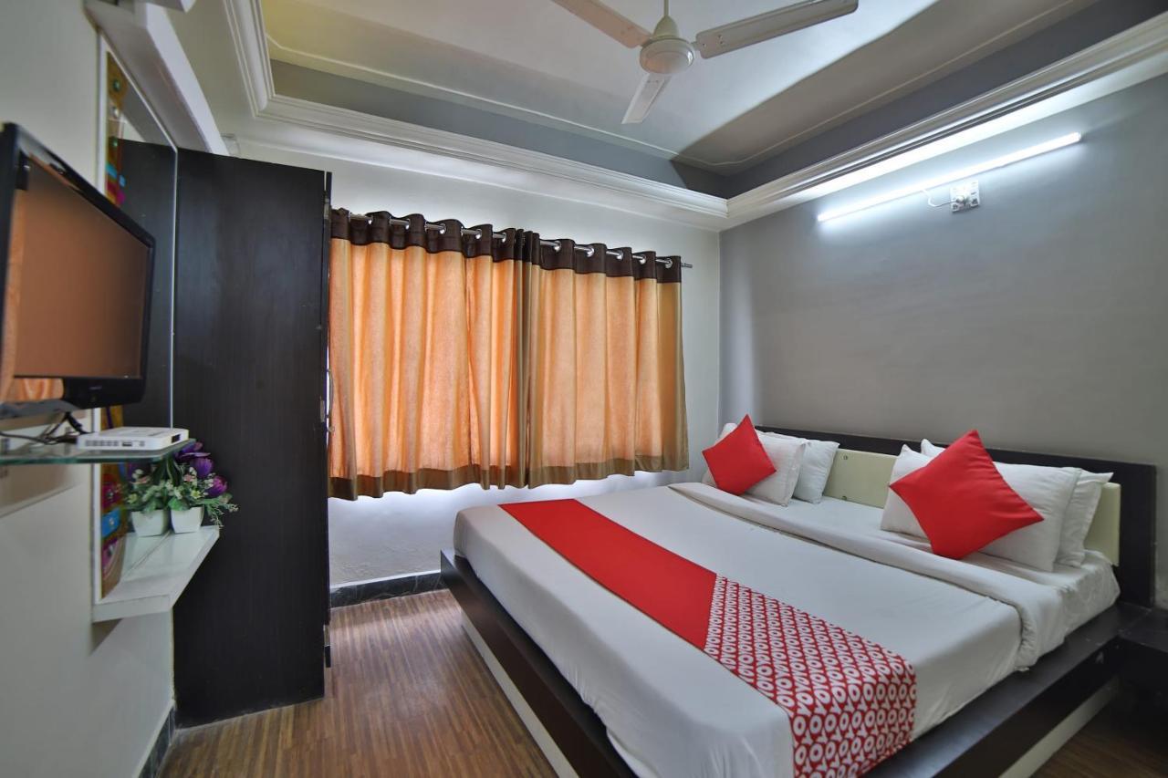 Oyo 41929 Hotel Loyal Residency Jamnagar Exterior photo